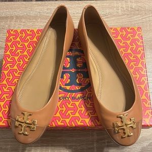 Tory Burch Tan Flats size 9 BRAND NEW with box without tags